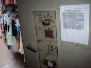 vault 008